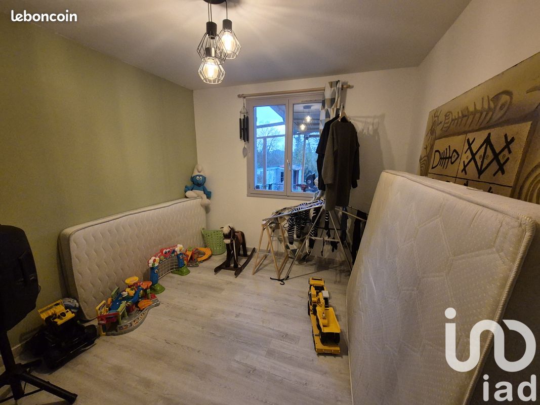 Propriété 6 pièces 100 m² - Chadurie 16250 (image principale 16)