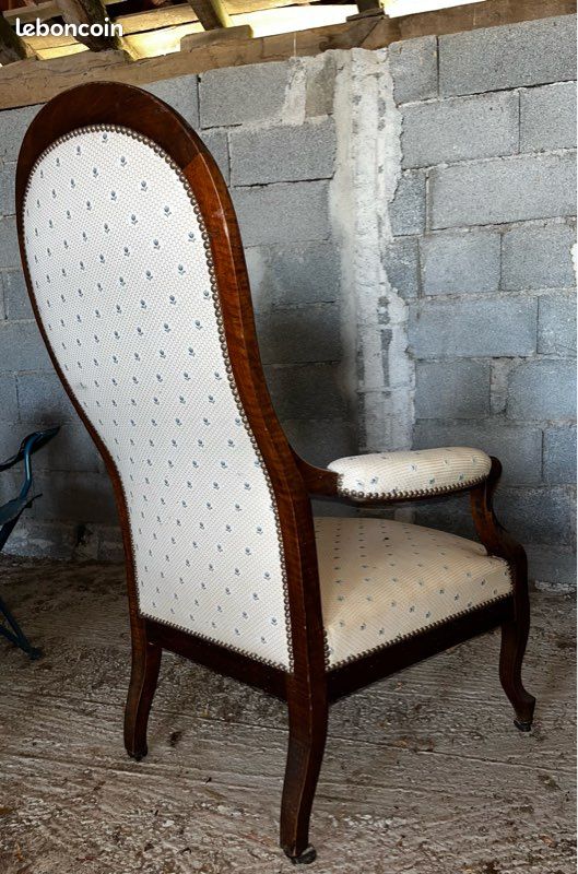Chaise médaillon en bon état (image 3)