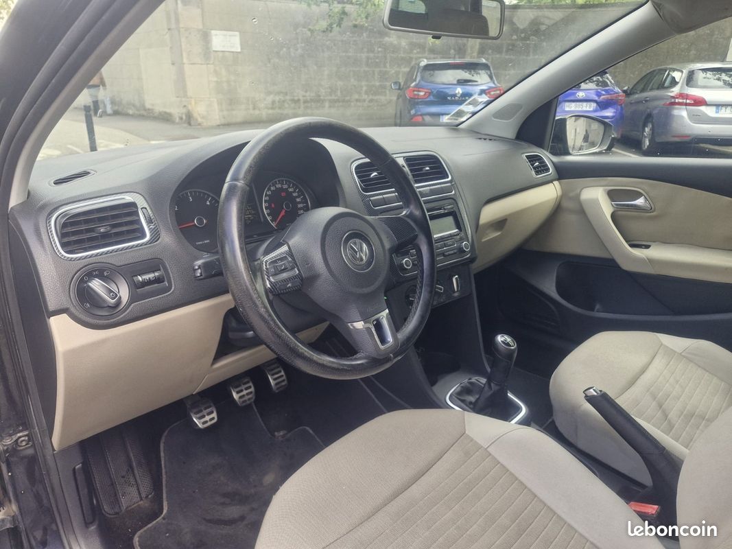 VOLKSWAGEN POLO 1.6 TDI 75 CR FAP Confortline (image 7)