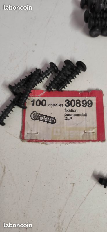Fixations pour conduit Dlp LEGRAND 30899 (image 1)