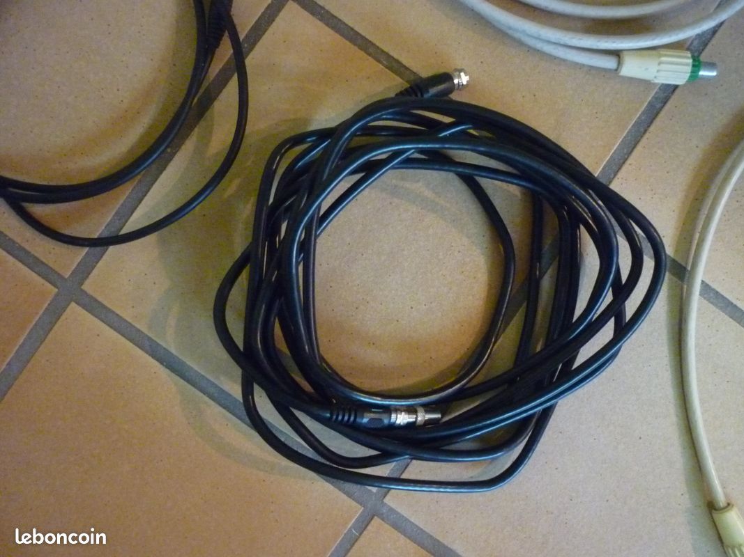 Cordon de cable T.V (image 1)