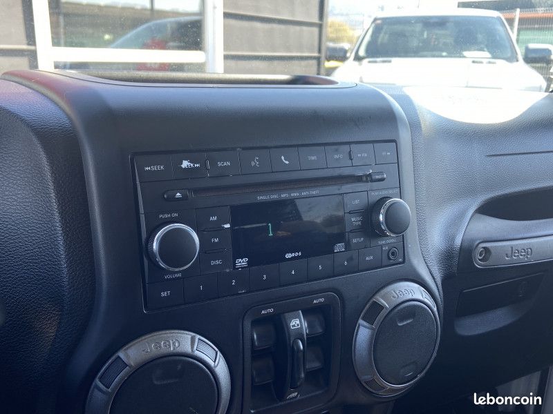 Jeep WRANGLER UNLIMITED 2.8 CRD 200CH FAP MOUNTAIN (image 26)