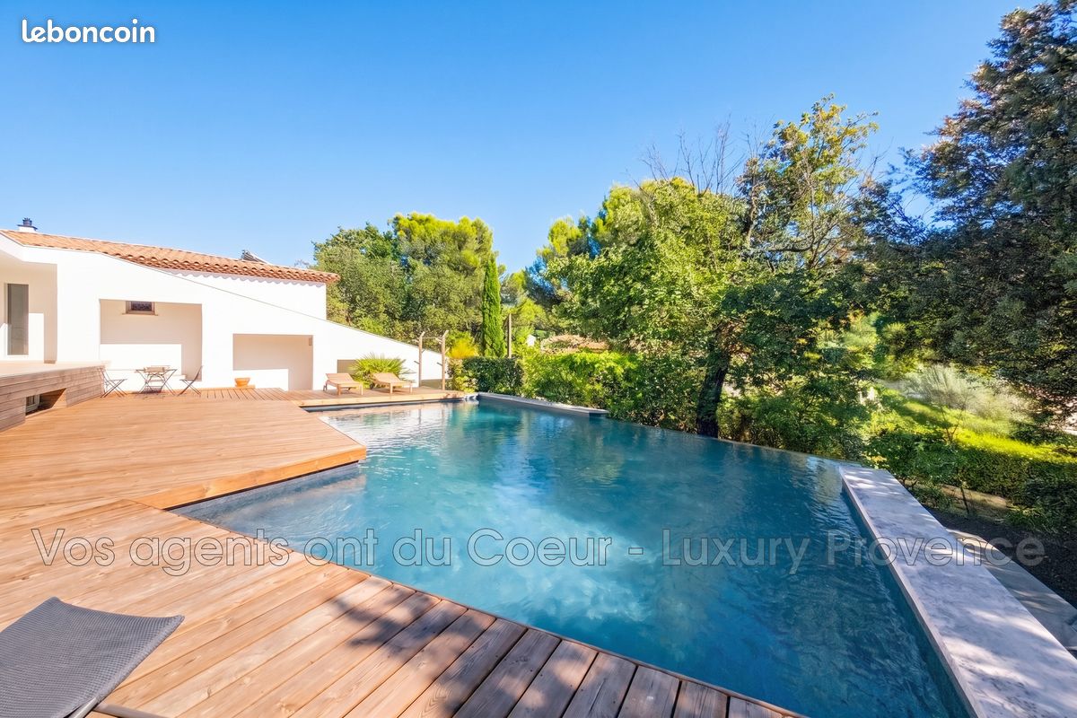 Maison 6 pièces 195 m² · à Mimet · 195 m² · 999 000 €