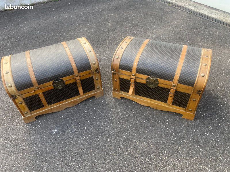 Malles anciennes en bois (image 1)