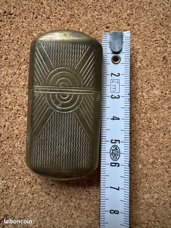 Briquet ancien à essence de poilu / de tranchée - Motif géométrique Art Déco (image 2)