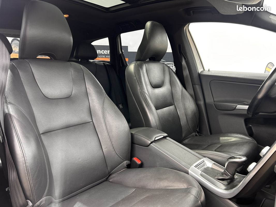 Volvo XC60 "À PROFESSIONNEL" D4 181CH SUMMUM GEARTRONIC (image 14)
