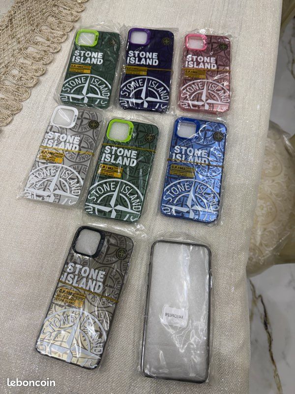 Coque Stone Island Pour IPhone 11/12/13 - Anti-choc TPU Mat - Multicolore - Neuf Sous Emballage