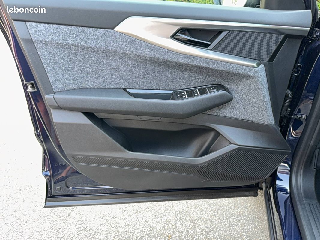RENAULT Espace full hybrid E-Tech 200 ch 5pl Techno (image 10)