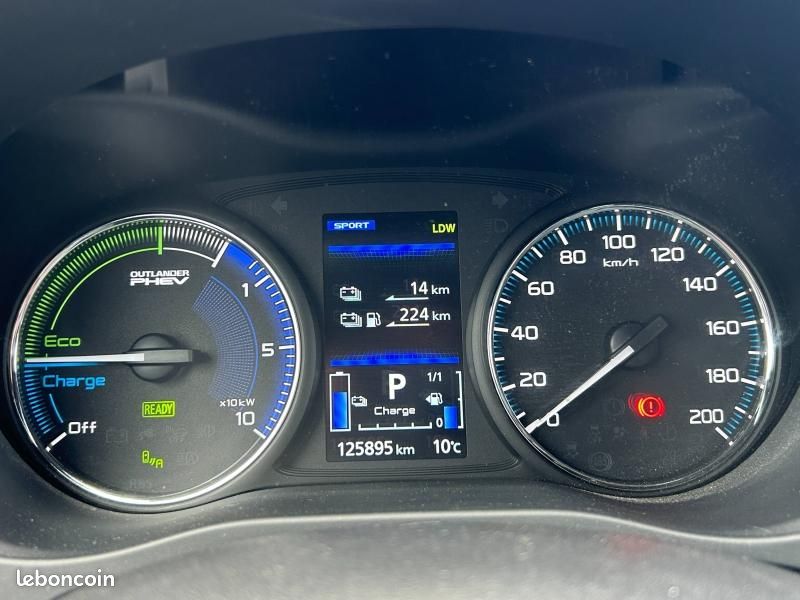 Mitsubishi Outlander PHEV Twin Motor Business 4WD Euro6d-T EVAP 5cv (image 13)