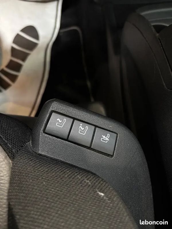 CITROEN C4 Picasso 2.0 HDI 150ch Exclusive - 2015 - Caméra de recul - Bluetooth - LED (image 21)