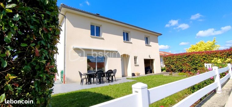 Pavillon 10 pièces 159 m²