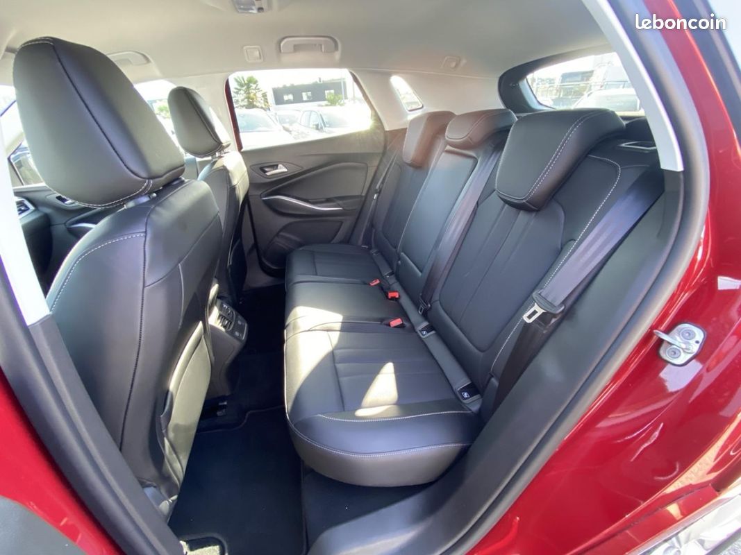 Opel Grandland 1.2 Turbo 130 Elegance Business GS + CUIR / VISION 360 / COFFRE ELEC / ATTELAGE (image 8)