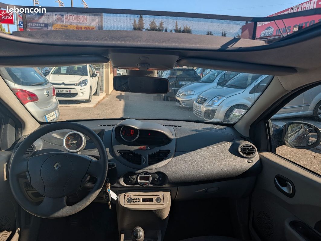 Renault twingo ii 1.2 16v 75ch dynamic 1ere main toit ouvrant/clim auto /jantes alu (image 7)