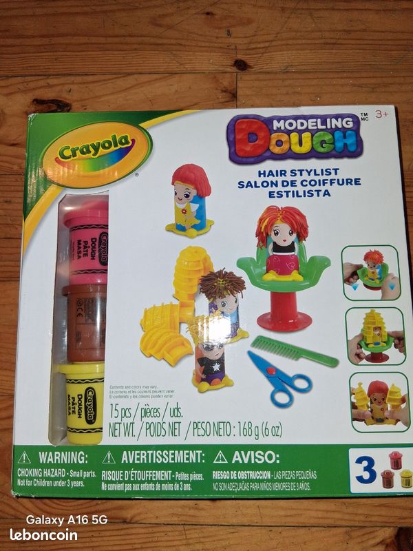 Salon de coiffure. Pâte à modeler crayola (image 1)
