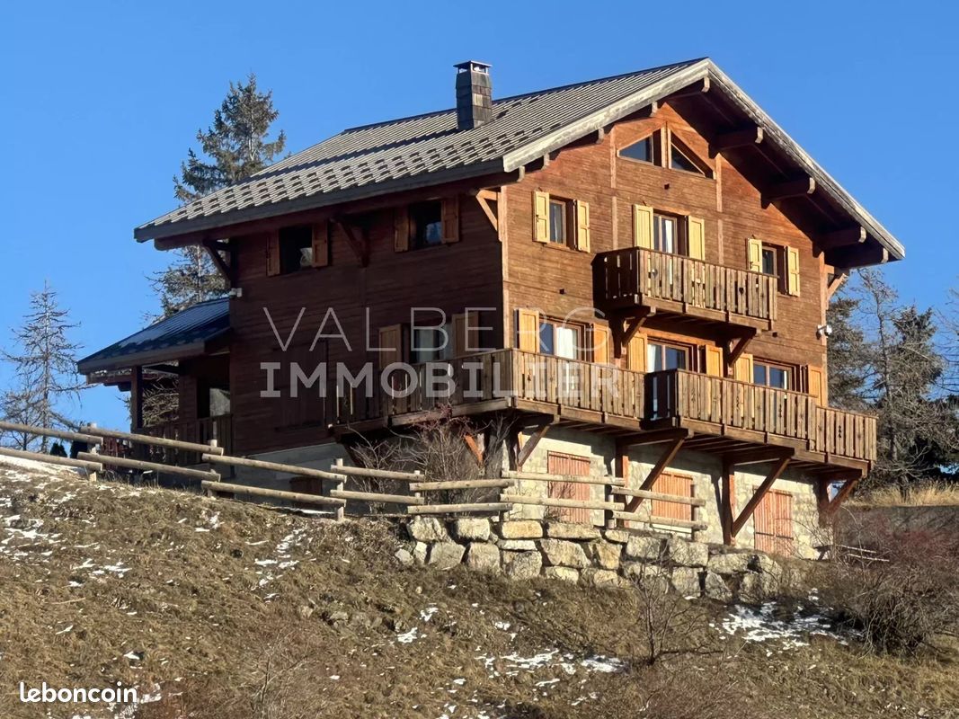 Maison 10 pièces 241 m² · à Péone · 241 m² · 2 290 000 €