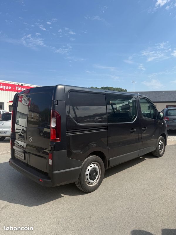 Opel VIVARO 1.6cdti 120 6 places double cabine 1ere main tres propre faible kilometrage (image 7)