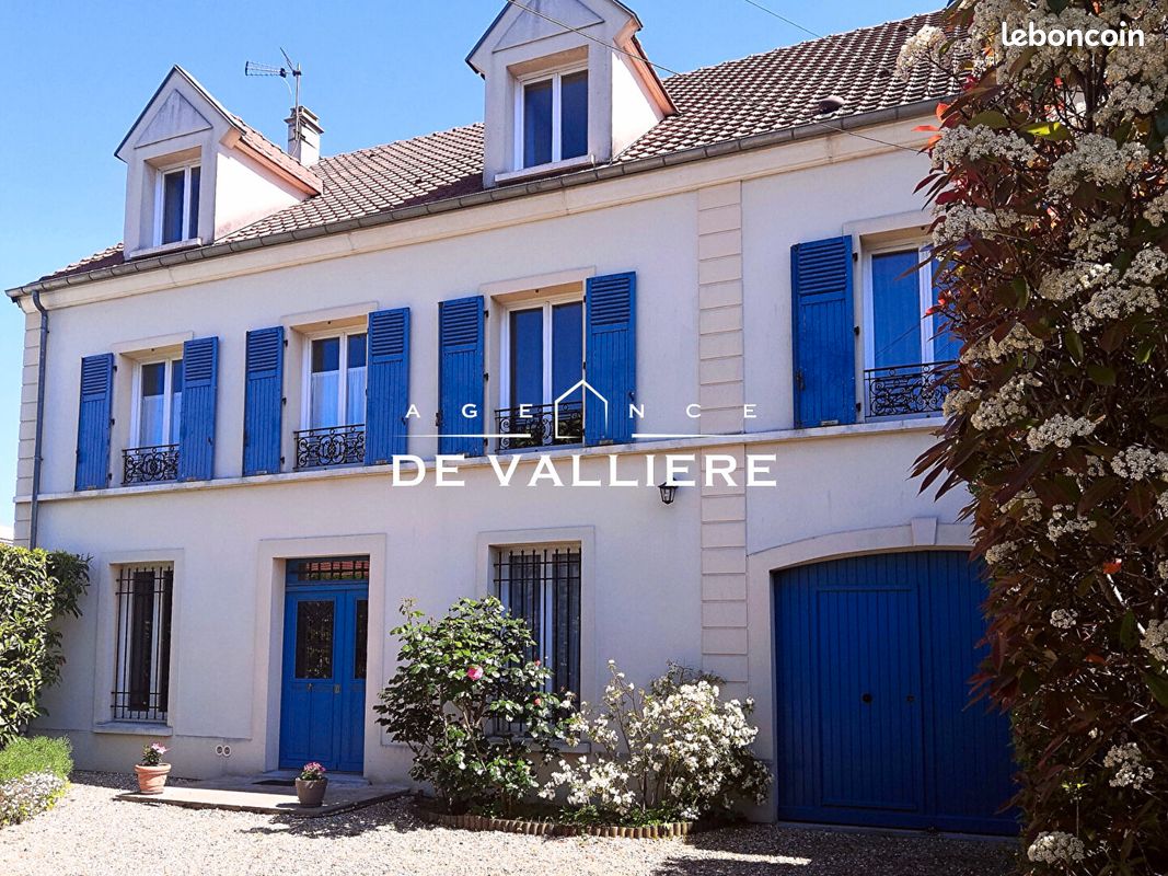 Maison 10 pièces 300 m² · à Nanterre · 300 m² · 1 490 000 €