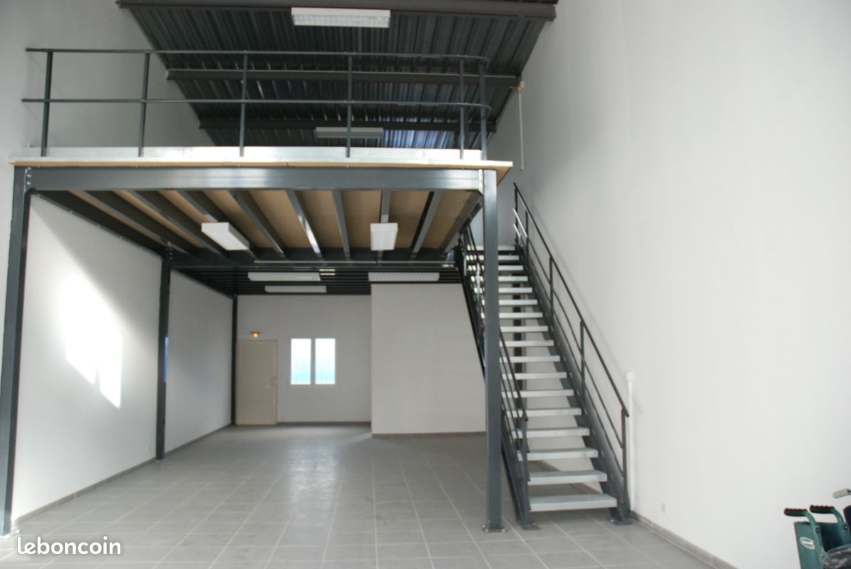 Local propre à louer 136 m² (image 3)