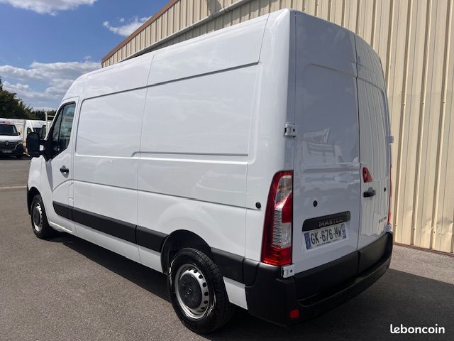 17990 HT - RENAULT Master L2H2 DCI 135 Grand Confort GPS 2,3 L - 11/2022 - 66000 kms (image 4)
