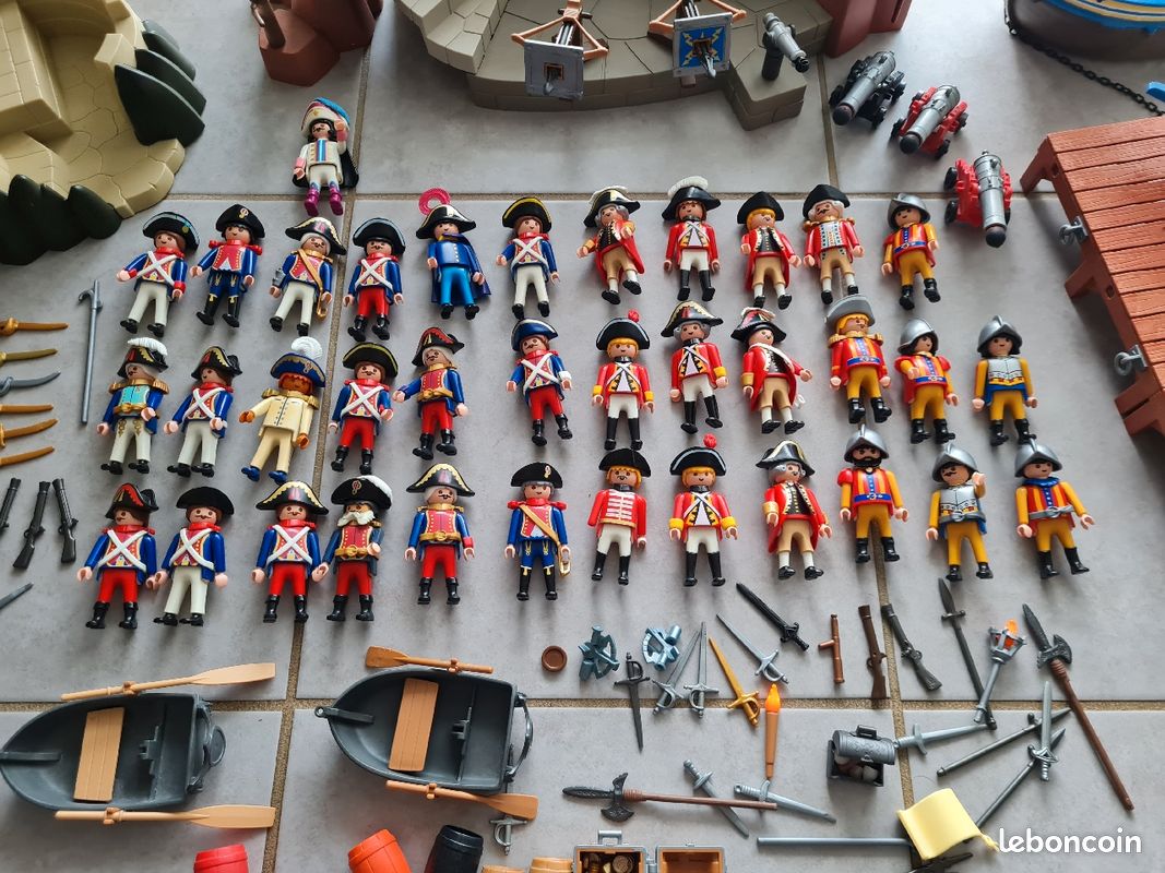 Playmobil 4 bateaux un fort un bastion 36 personnages playmobil français anglais espagnol des canons fusils épées 2 chaloupes coffres trésor beaucoup d accessoires (image 12)