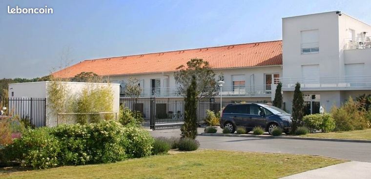 Studio 1 pièce 28 m²