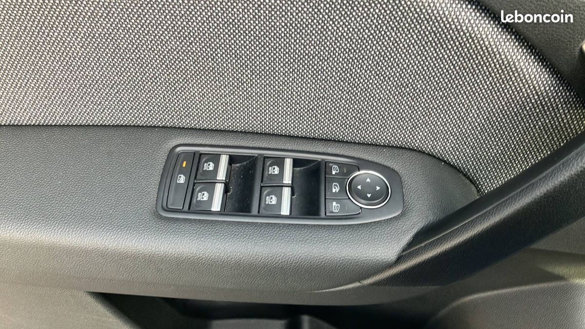 Renault captur tce 90 ch techno (image 17)