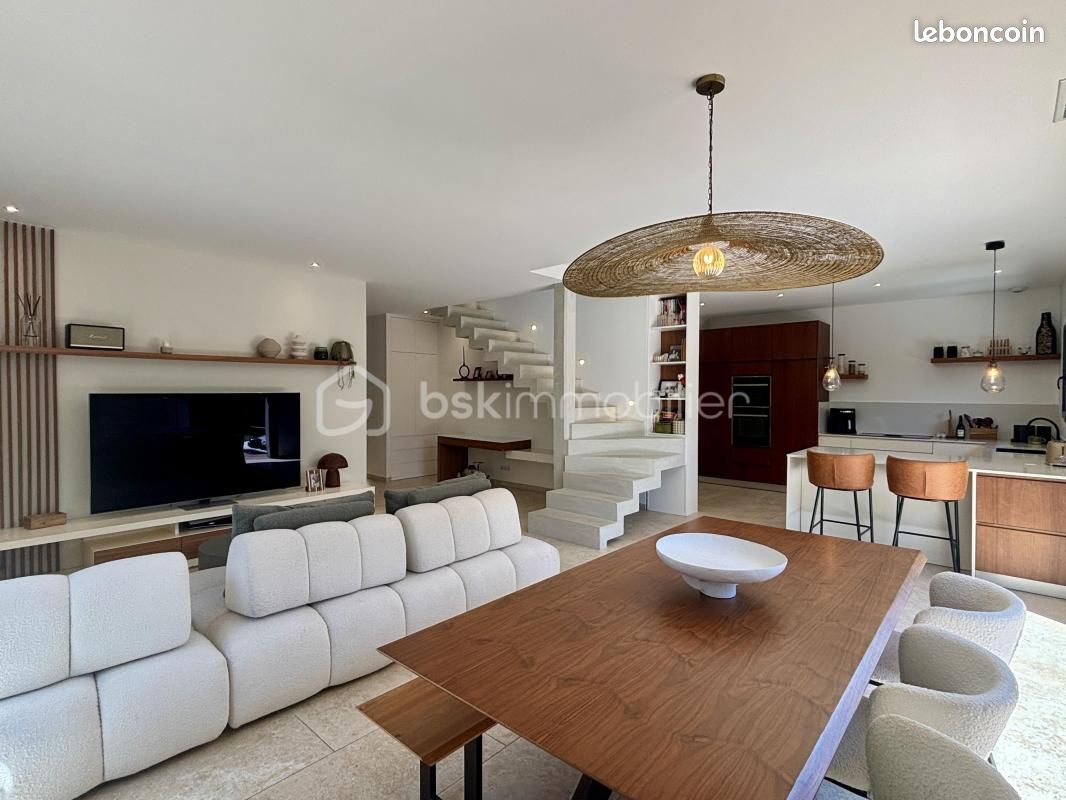 Maison 4 pièces 120 m² · à Vic-la-Gardiole · 120 m² · 549 000 €
