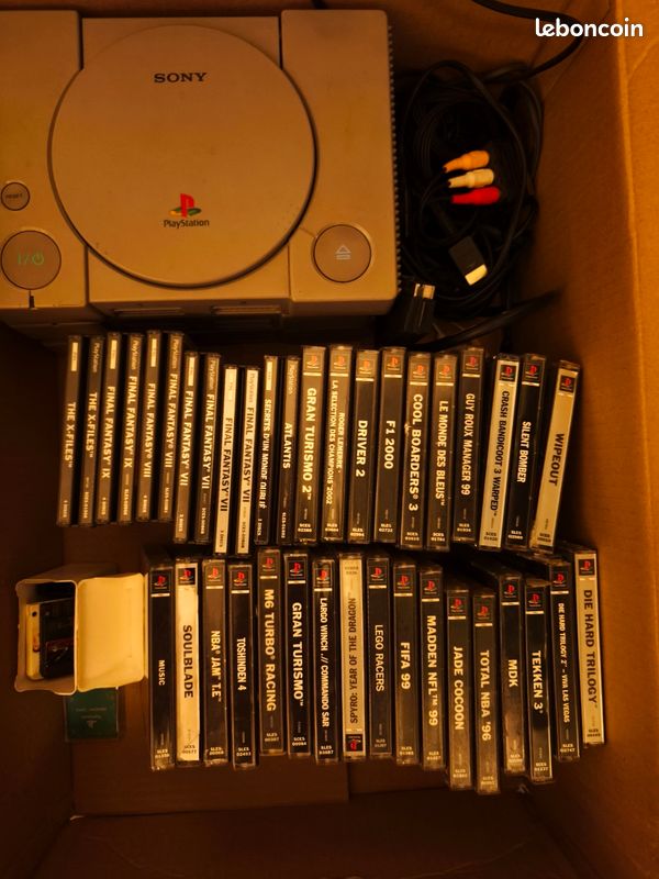 Lot Rétrogaming PlayStation 1 Complet (3 Consoles + Jeux + Accessoires) (image 1)