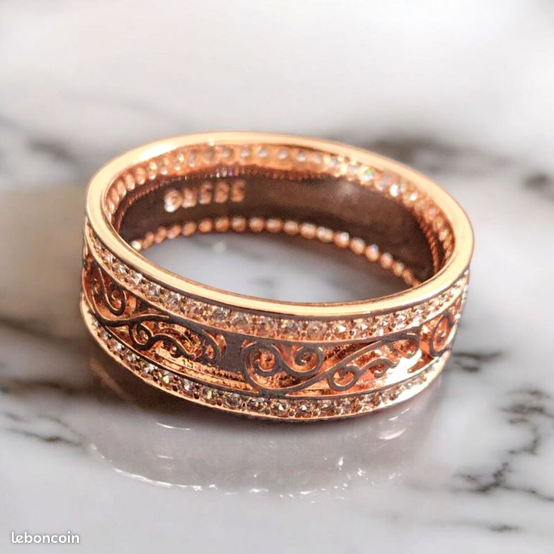 Bague Femme Plaquée Or - Superbe Modèle - Occasion