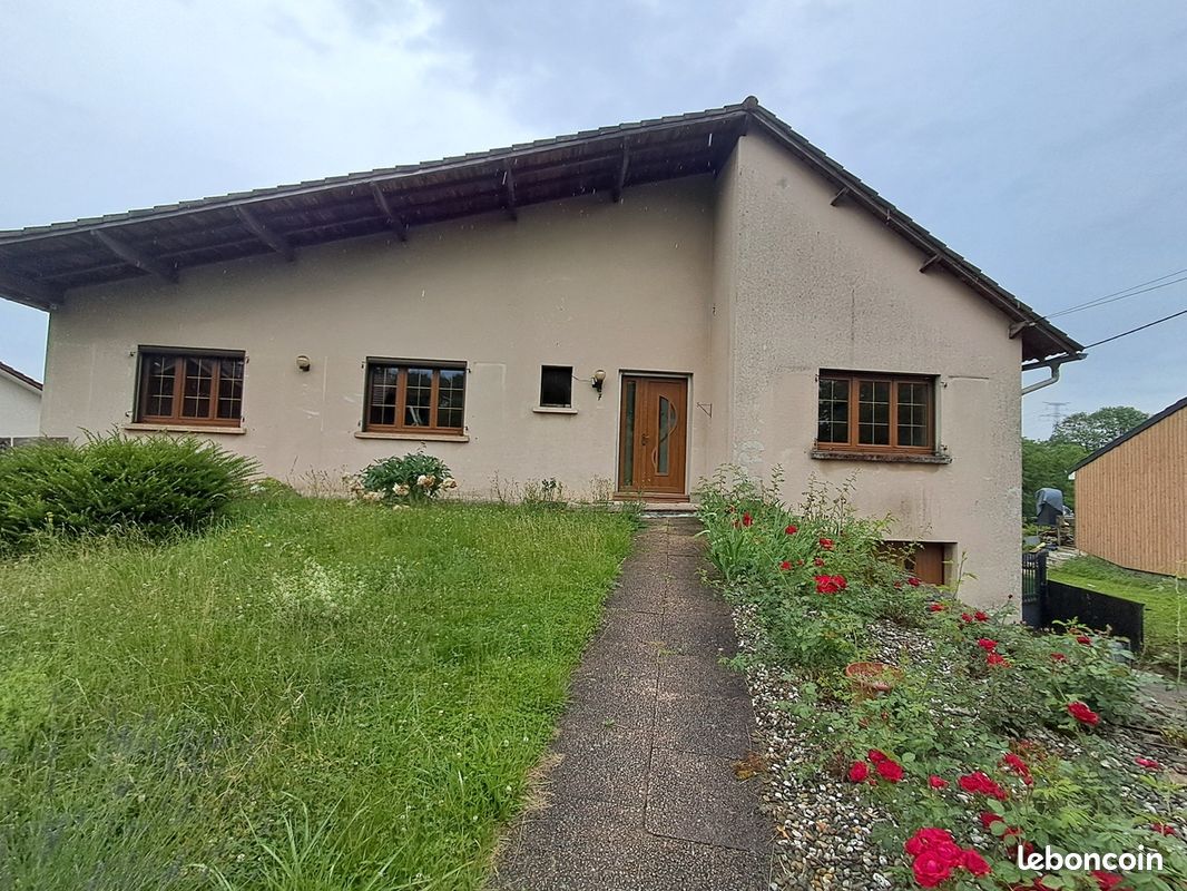 Maison 4 pièces 150 m² · à Narbéfontaine · 150 m² · 1 000 €
