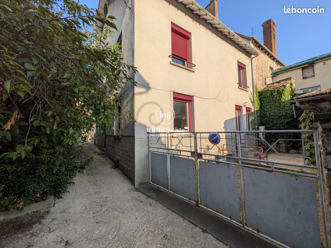 Maison 7 pièces 139 m² · à Saint-Laurent-sur-Gorre · 139 m² · 890 €/mois