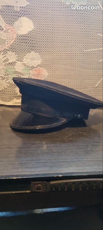 Casquette avec visière anciennes (image 2)