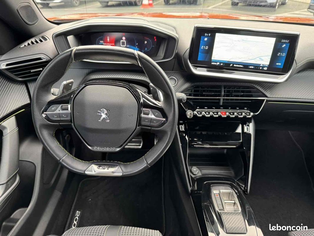 Peugeot 2008 1.5 BLUEHDI 130CH S&S GT EAT8 (image 12)