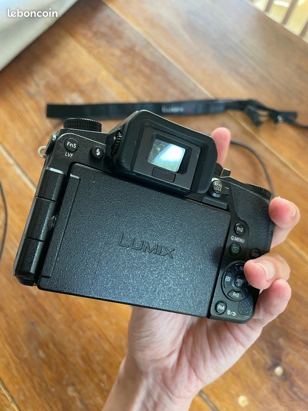 Appareil photo vidéo Panasonic Lumix G7 – Hybride 4K 16MP + objectif (image 3)