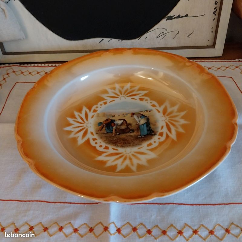 ANCIEN GRAND PLAT creux jatte saladier mural en faience de Nevers ou