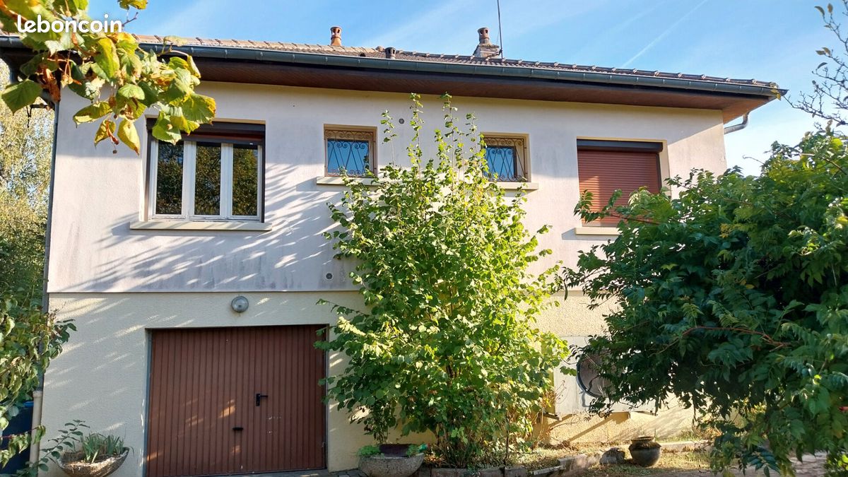 Maison 6 pièces 187 m² · à La Vèze · 187 m² · 239 000 €