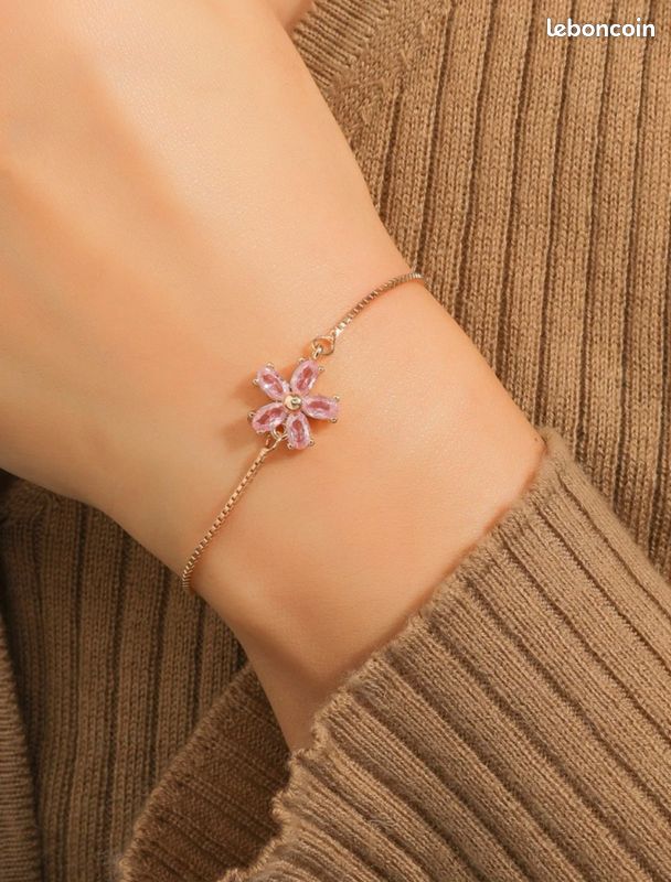 Bracelet réglable Design Fleur incrusté (image 1)