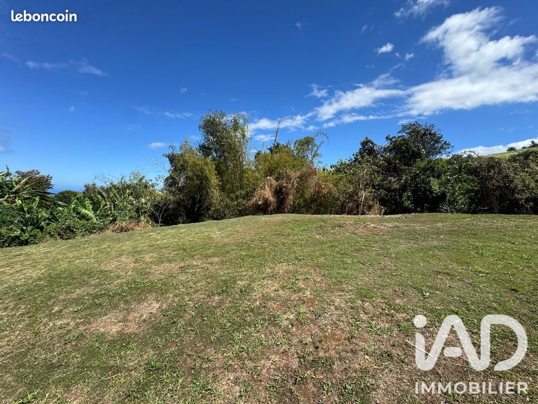 Terrain 739 m² · à Saint-Pierre · 739 m² · 127 000 €