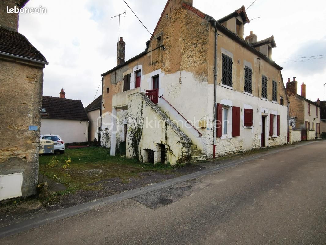 Maison 5 pièces 94 m² · à Corvol-l'Orgueilleux · 94 m² · 28 000 €