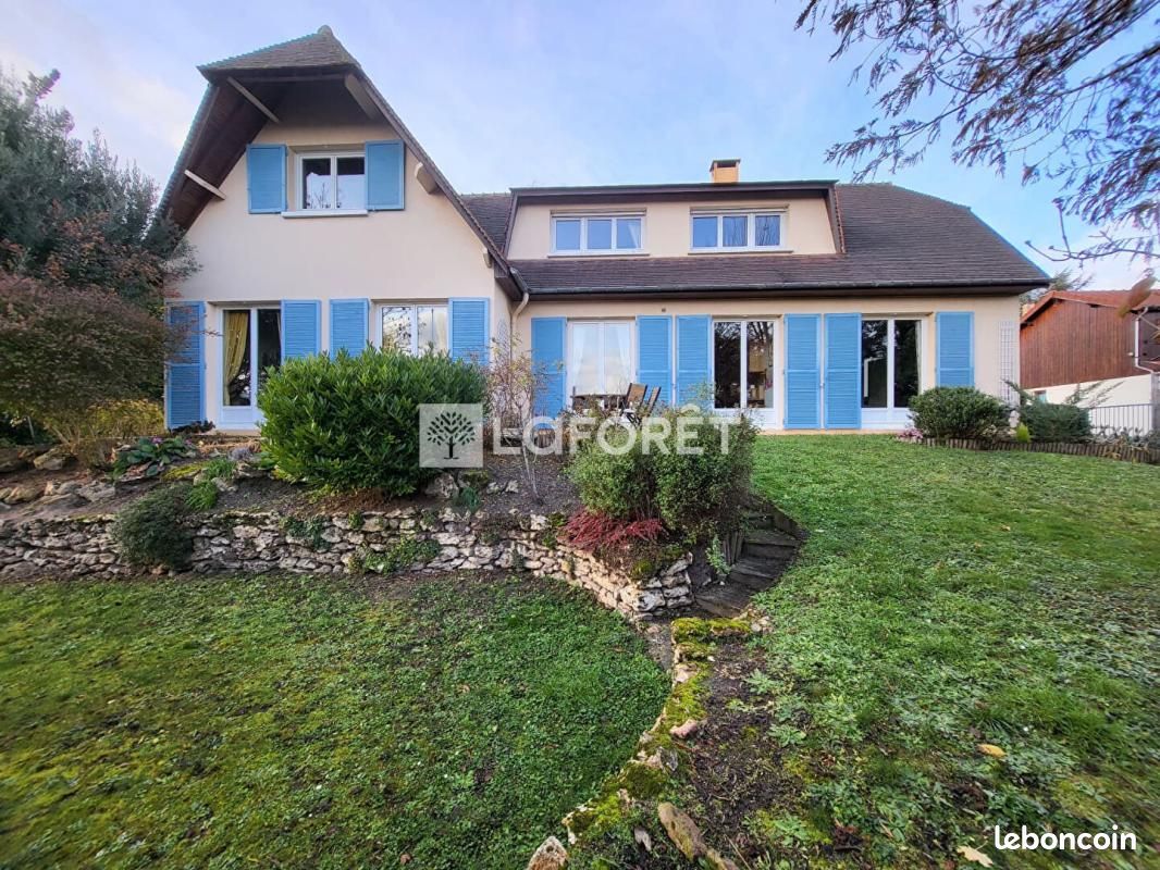 Maison 10 pièces 233 m² · à Marly-le-Roi · 233 m² · 889 000 €