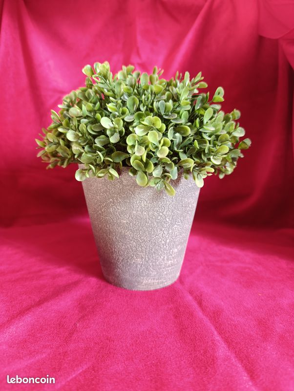 Petite plante artificielle type buis dans pot gris - Décoration Facile (image 8)