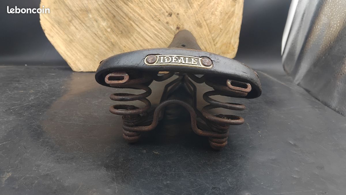 ANCIENNE SELLE EN CUIR DE VELO HAMANOR CYCLES / MOTOS COLLECTION VELO ANCIEN