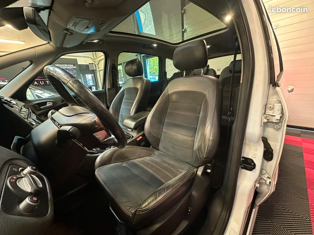 FORD S-MAX 2.0 TDCi 163 ch Sport Platinium - TOIT PANORAMIQUE / EMBRAYAGE DISTRIBUTION OK / CARDANS NEUF (image 10)