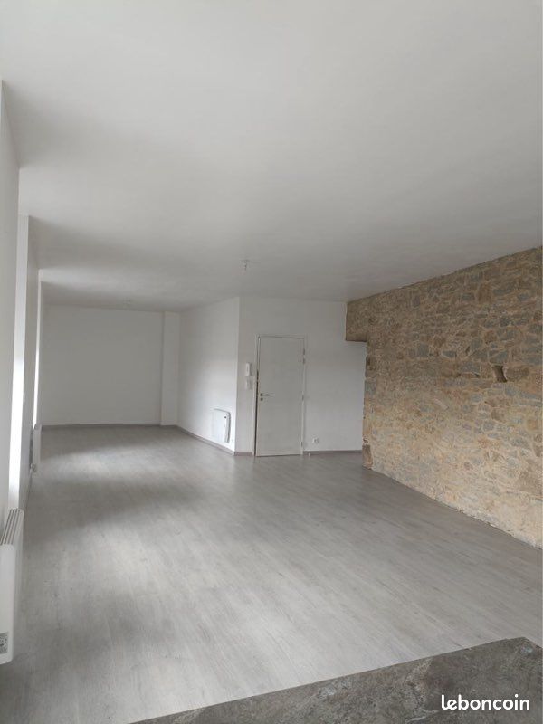 Appartement 4 pièces 102 m² · à Louvigné-du-Désert · 102 m² · 650 €