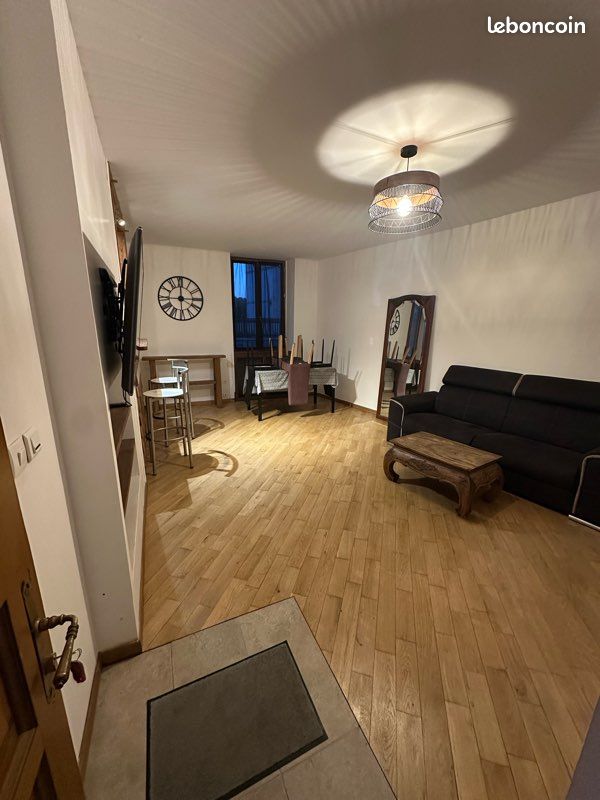Appartement 3 pièces 56 m² · à Nogent-le-Roi · 56 m² · 120 000 €