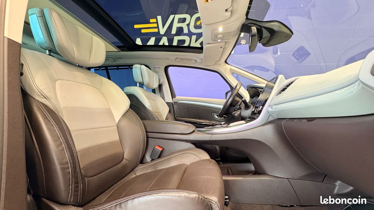 Renault Espace 2.0 dCi 200ch Initiale Paris - 7 places - Toit ouvrant - Sièges chauffants ventilés massants - Apple CarPlay - Régulateur adaptatif - Caméra de recul (image 14)