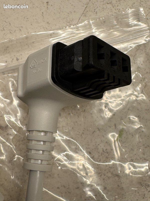 Cordon alimentation réfrigérateurs Bosch (prise anglaise) (image 3)