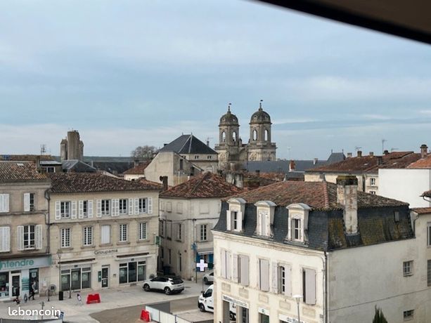 https://img.leboncoin.fr/api/v1/lbcpb1/images/d9/77/c1/d977c12b3cb8c7d9b438c40d9d05f1df4ba8c812.jpg?rule=ad-image