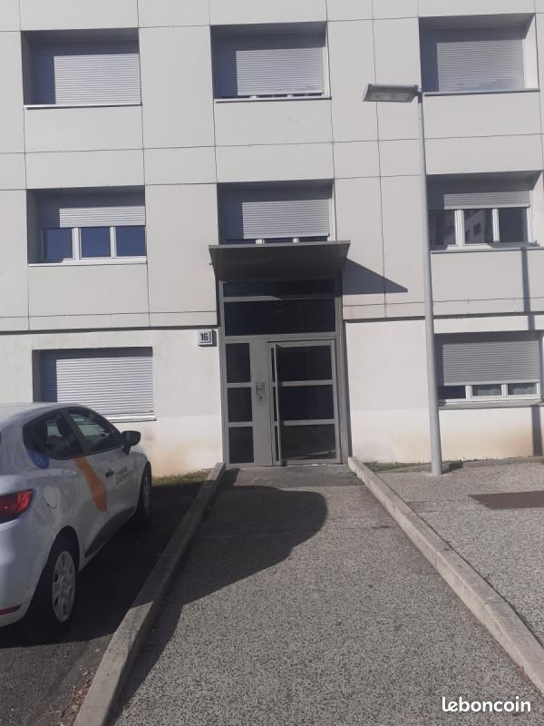 Appartement a louer saint-chamond - 3 pièce(s) - 65 m2 - Surfyn