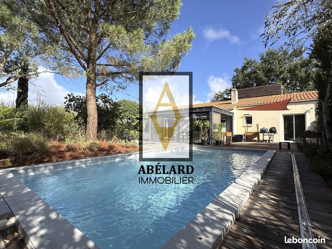 Maison 9 pièces 179 m² · à Le Pallet · 179 m² · 496 800 €